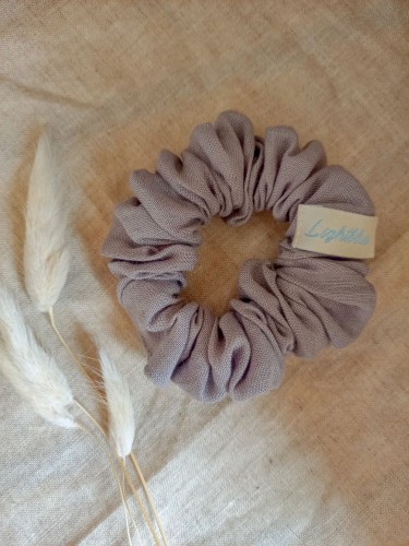 ręcznie robiona hand made polska marka gumka gumeczka scrunchie skranczi frotka gruba gumka materiałowa do koka ozdoba akcesoria kokarda kokardka spinka do włosów opaska bezuciskowa mama córka jedwabna satynowa lniana len szary grafit naturalny