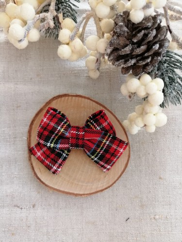 ręcznie robiona hand made Kokarda kokardka spinka do włosów opaska bezuciskowa dla dzieci niemowląt noworodek  noworodka ozdoba do włosów akcesoria gumka czerwona czarny czerwony szkocka krata kratka świąteczna święta