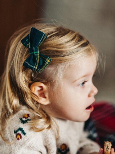 ręcznie robiona hand made Kokarda kokardka spinka do włosów opaska bezuciskowa dla dzieci niemowląt noworodek  noworodka ozdoba do włosów akcesoria do włosów  krata kratka biały zielony zgniła zieleń butelkowa świąteczna