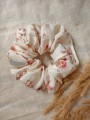 ręcznie robiona hand made Kokarda kokardka spinka do włosów opaska bezuciskowa dla dzieci niemowląt noworodek  noworodka ozdoba do włosów akcesoria do włosów kremowa fioletowe kwiaty róże złoto złota wesele impreza gumka do włosów scrunchie skranczi