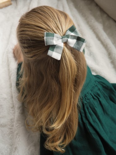 ręcznie robiona hand made Kokarda kokardka spinka do włosów opaska bezuciskowa dla dzieci niemowląt noworodek  noworodka ozdoba do włosów akcesoria do włosów  krata kratka biały zielony zgniła zieleń butelkowa