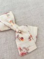 ręcznie robiona hand made Kokarda kokardka spinka do włosów opaska bezuciskowa dla dzieci niemowląt noworodek  noworodka ozdoba do włosów akcesoria do włosów kremowa fioletowe kwiaty róże złoto złota wesele impreza gumka