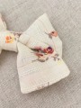 ręcznie robiona hand made Kokarda kokardka spinka do włosów opaska bezuciskowa dla dzieci niemowląt noworodek  noworodka ozdoba do włosów akcesoria do włosów kremowa fioletowe kwiaty róże złoto złota wesele impreza gumka