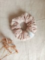ręcznie robiona hand made polska marka gumka gumeczka scrunchie skranczi frotka gruba gumka materiałowa naturalna do koka ozdoba akcesoria kokarda kokardka spinka do włosów opaska bezuciskowa mama córka jedwabna satynowa lniana pudrowa haftowana