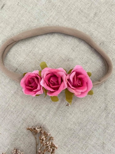ręcznie robiona hand made Kokarda kokardka spinka do włosów opaska bezuciskowa dla dzieci niemowląt noworodek  noworodka ozdoba akcesoria wianek z kwiatów wianuszek chrzest chrzciny ślub wesele impreza biały biel białe kremowe ecru śmietankowa różowe róż