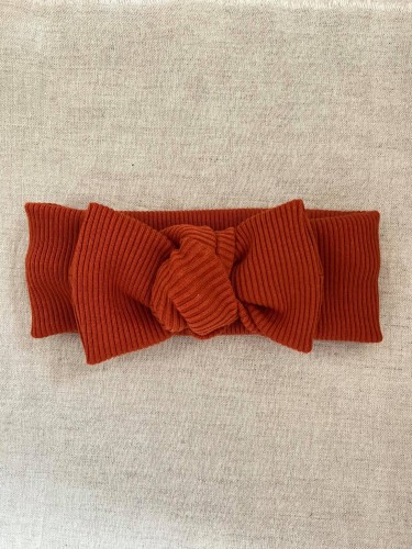 Opaska ciepła zimowa jesienna bawełniana prążkowana wiązana komplet komin czapka hand made ręcznie robiona polska marka dla dziecka dziewczynki chłopca bordo bordowa ceglana czerwona