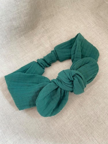 Opaska muślinowa z muślinu lekka dla noworodka noworodkowa dla dziecka jesienna  wiązana komplet chustka komin czapka hand made ręcznie robiona polska marka dla dziecka dziewczynki zielona butelkowa zieleń khaki