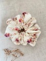 ręcznie robiona hand made polska marka gumka gumeczka scrunchie skranczi frotka gruba gumka materiałowa naturalna do koka ozdoba akcesoria kokarda kokardka spinka do włosów opaska bezuciskowa mama córka jedwabna satynowa lniana kremowa róże złota