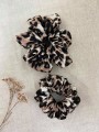 ręcznie robiona hand made polska marka gumka gumeczka scrunchie skranczi frotka gruba gumka materiałowa do koka ozdoba akcesoria kokarda kokardka spinka do włosów opaska bezuciskowa mama córka jedwabna satynowa lniana panterka brązowa