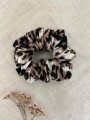 ręcznie robiona hand made polska marka gumka gumeczka scrunchie skranczi frotka gruba gumka materiałowa do koka ozdoba akcesoria kokarda kokardka spinka do włosów opaska bezuciskowa mama córka jedwabna satynowa lniana panterka brązowa