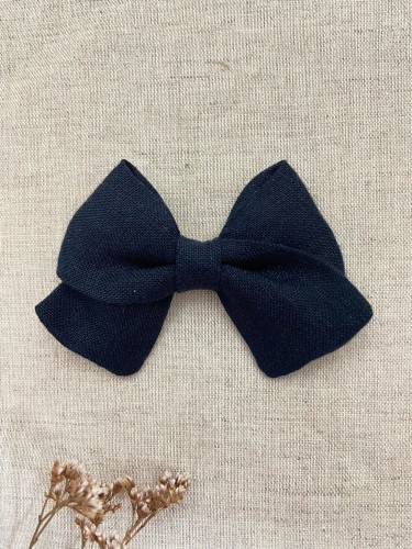 ręcznie robiona hand made Kokarda kokardka spinka do włosów opaska bezuciskowa dla dzieci niemowląt noworodek  noworodka ozdoba do włosów akcesoria do włosów  granatowa granat ciemny niebieski rozpoczęcie roku święta świąteczna