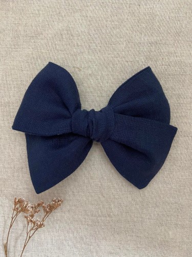 ręcznie robiona hand made Kokarda kokardka spinka do włosów opaska bezuciskowa dla dzieci niemowląt noworodek  noworodka ozdoba do włosów akcesoria do włosów  granatowa granat ciemny niebieski rozpoczęcie roku święta świąteczna