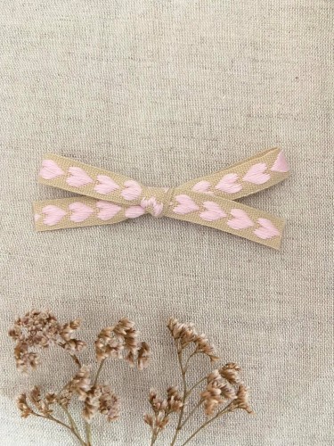 ręcznie robiona hand made Kokarda kokardka spinka do włosów opaska bezuciskowa dla dzieci niemowląt noworodek  noworodka ozdoba akcesoria  serduszko walentynki walentynka serduszka spinka serce