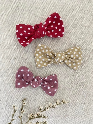 ręcznie robiona hand made Kokarda kokardka spinka do włosów opaska bezuciskowa dla dzieci niemowląt noworodek  noworodka ozdoba do włosów akcesoria do włosów spinka do grzywki mała spineczka Lightblue handmade kropki kropeczki czerwona różowa beżowa