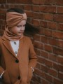 Ciepła opaska zimowa jesienna wiosenna bawełniana komplet komin czapka hand made ręcznie robiona polska marka biała kremowa czapka przejściowa dla mamy dziecka dziewczynki noworodka dziecko kremowa beż beżowa brązowa karmel karmelowa brąz