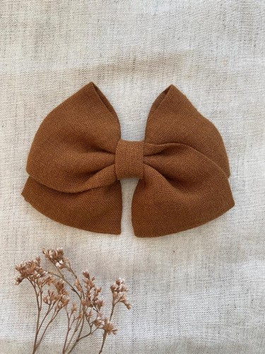 ręcznie robiona hand made Kokarda kokardka spinka do włosów opaska bezuciskowa dla dzieci niemowląt noworodek  noworodka ozdoba do włosów akcesoria do włosów  brązowa bursztynowa karmel toffi brunatny orzechowy cynamonowa karmelowa lniana