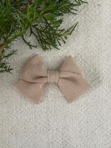 Kokarda kokardka spinka do włosów opaska bezuciskowa dla dzieci niemowląt noworodek noworodka ozdoba do włosów akcesoria do włosów gumka spineczka kremowa ecru beżowa śmietankowa nude chrzcinowa świąteczna (9).jpg